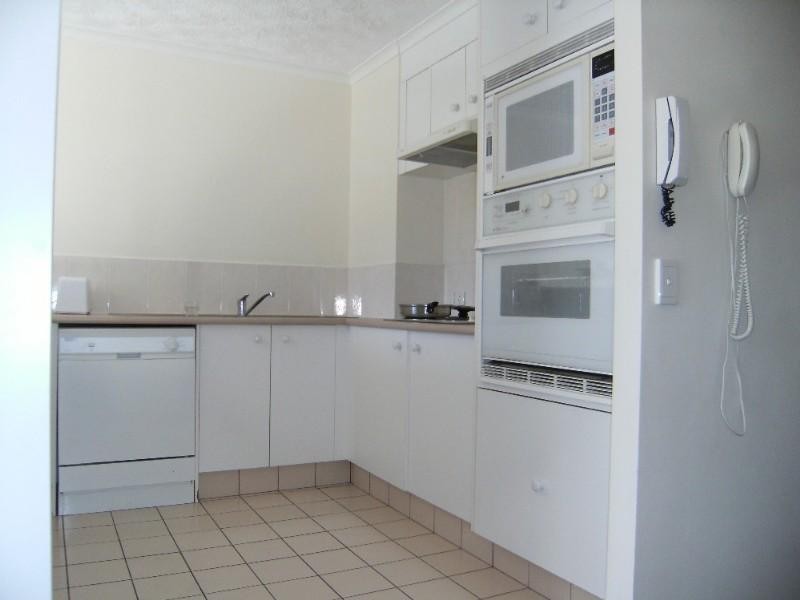 4/12 Whiting Street, Labrador QLD 4215