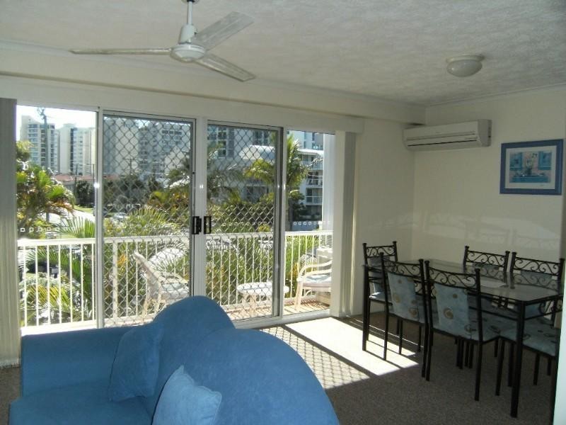 4/12 Whiting Street, Labrador QLD 4215