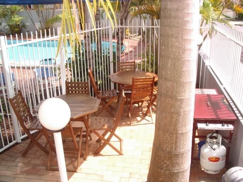 4/12 Whiting Street, Labrador QLD 4215