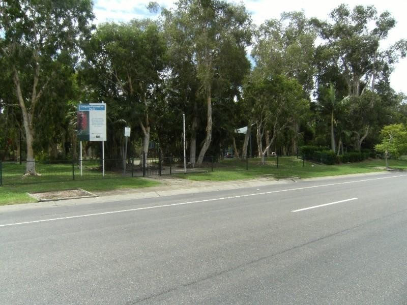 3 Fadden Close, Arundel QLD 4214