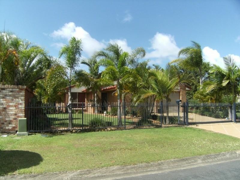 3 Fadden Close, Arundel QLD 4214