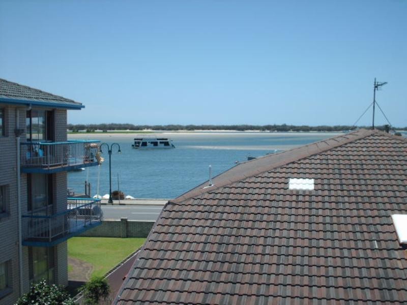 8/294 Marine Parade, Labrador QLD 4215