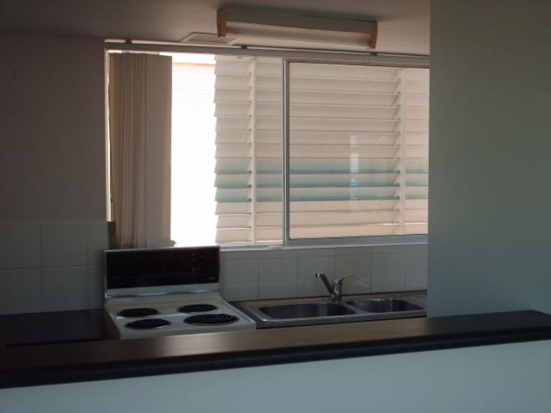 8/294 Marine Parade, Labrador QLD 4215