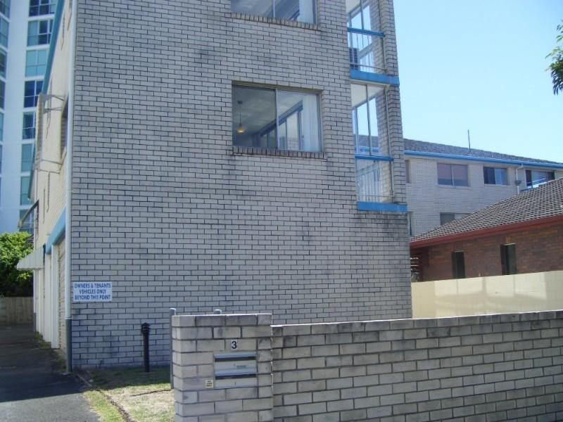 8/294 Marine Parade, Labrador QLD 4215