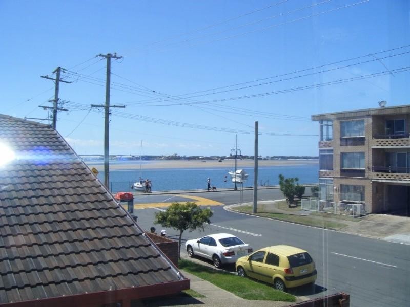 8/294 Marine Parade, Labrador QLD 4215