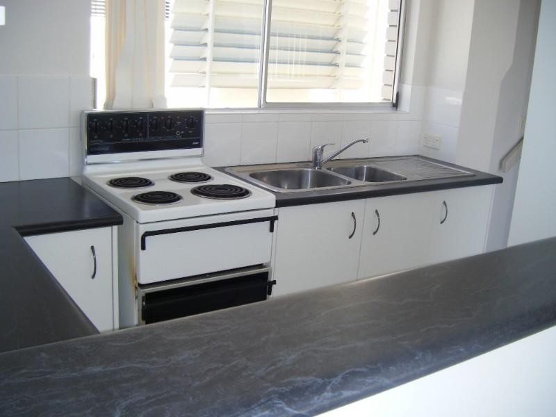 8/294 Marine Parade, Labrador QLD 4215