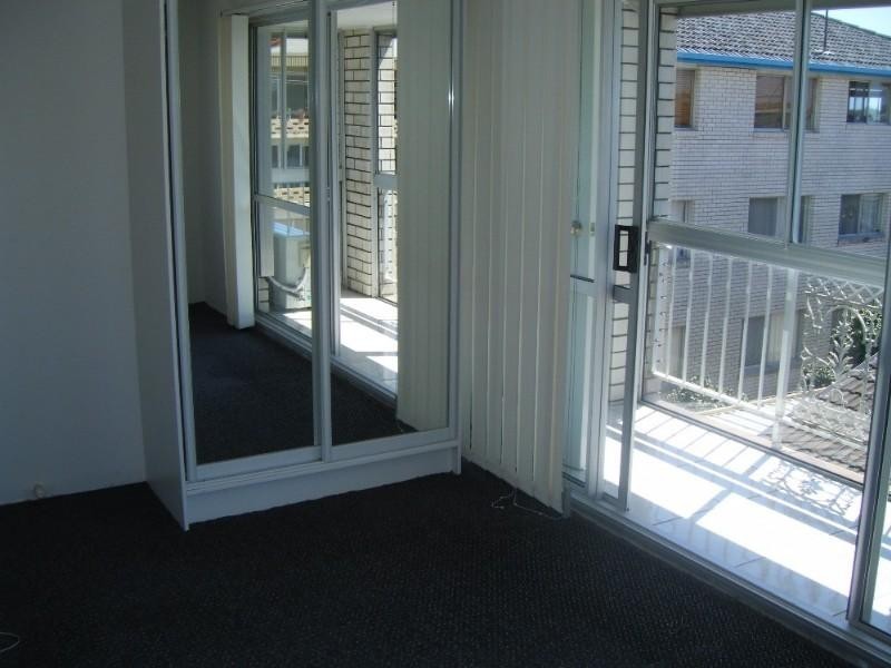 8/294 Marine Parade, Labrador QLD 4215