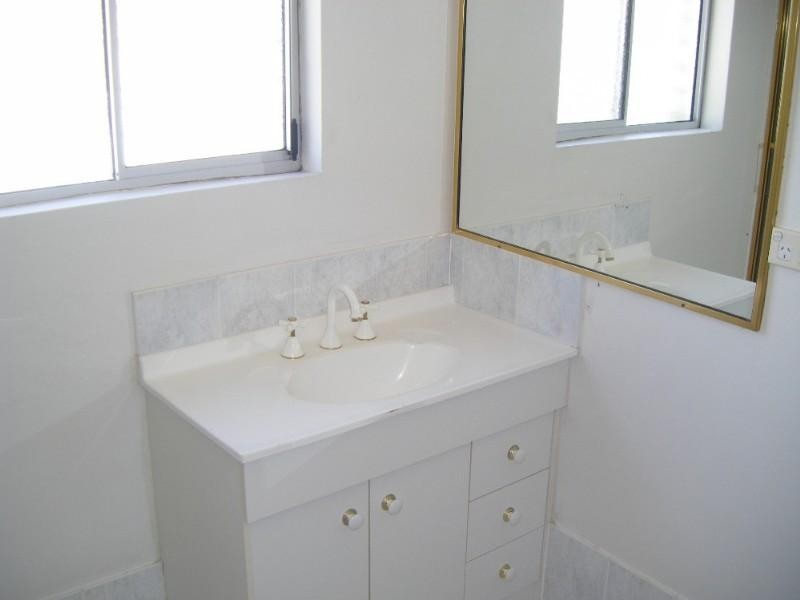 8/294 Marine Parade, Labrador QLD 4215