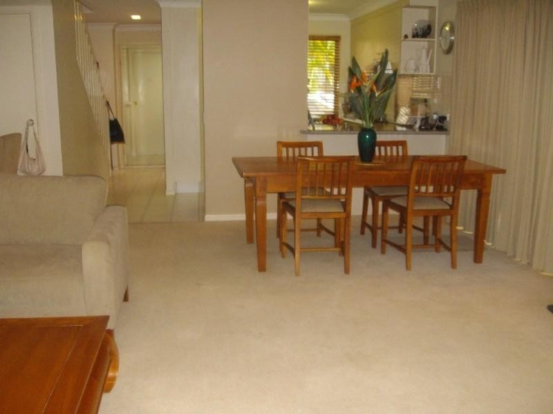 1/23 Deakin Avenue, Southport QLD 4215