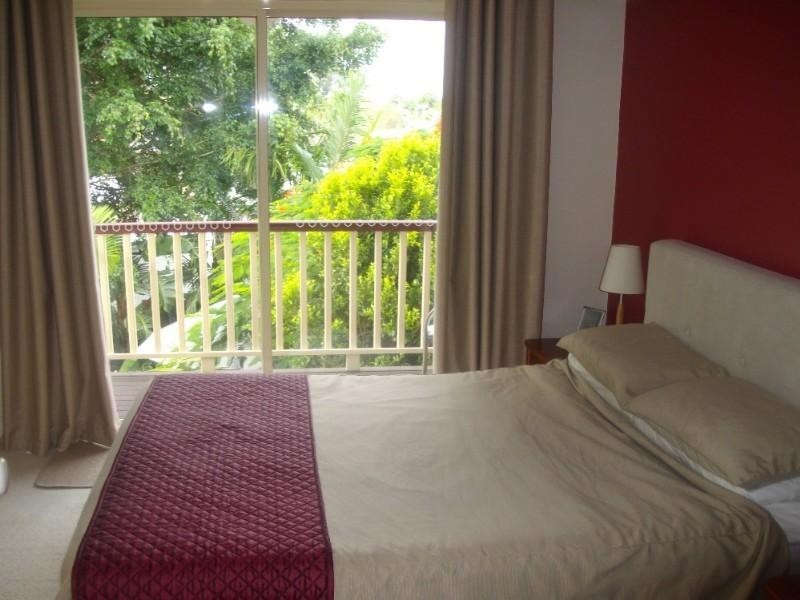 1/23 Deakin Avenue, Southport QLD 4215