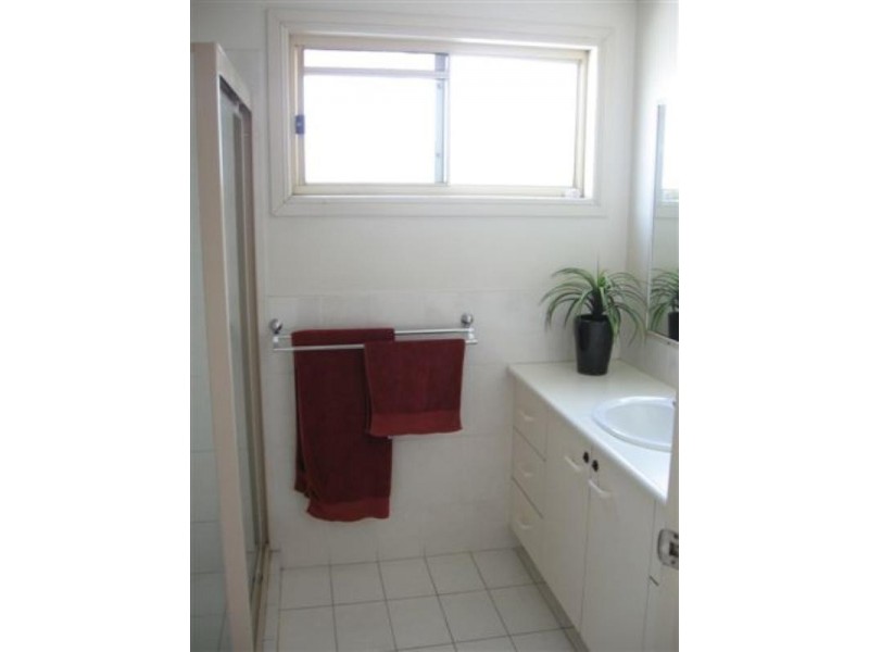 1/23 Deakin Avenue, Southport QLD 4215