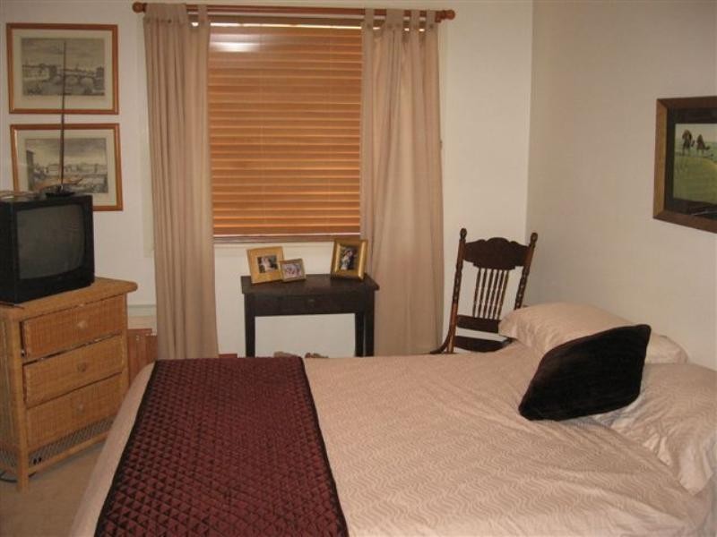 1/23 Deakin Avenue, Southport QLD 4215