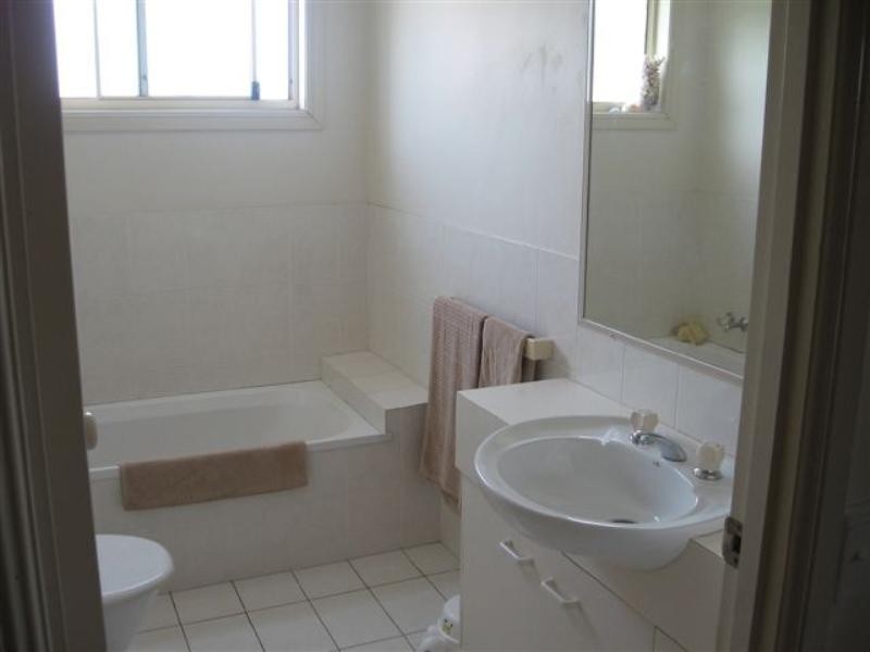 1/23 Deakin Avenue, Southport QLD 4215