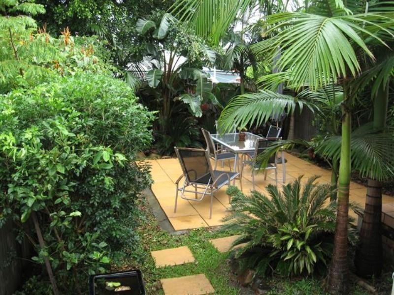 1/23 Deakin Avenue, Southport QLD 4215