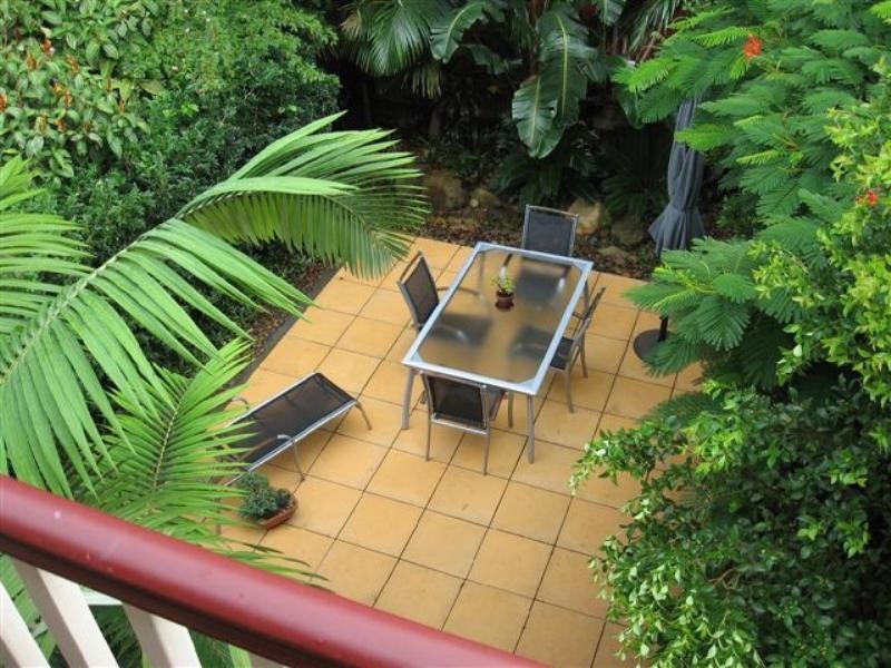 1/23 Deakin Avenue, Southport QLD 4215