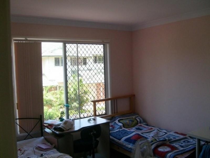 1/30 Government Road, Labrador QLD 4215