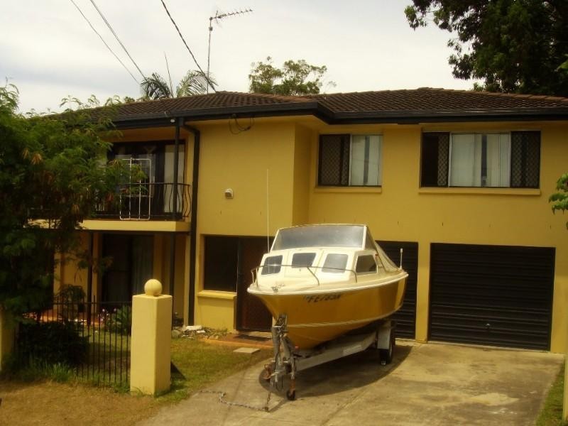 30a Gordon Street, Labrador QLD 4215