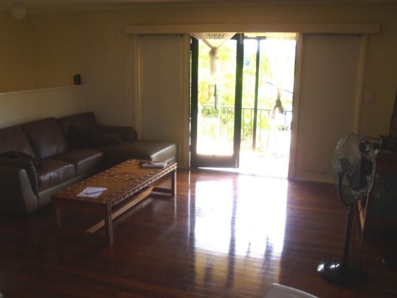 30a Gordon Street, Labrador QLD 4215