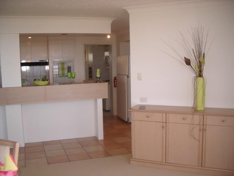 4/240 Marine Parade, Labrador QLD 4215