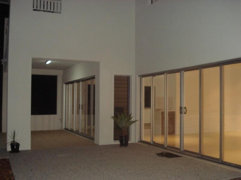 21A Armidale Street, Helensvale QLD 4212