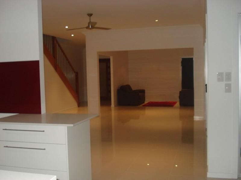 21A Armidale Street, Helensvale QLD 4212