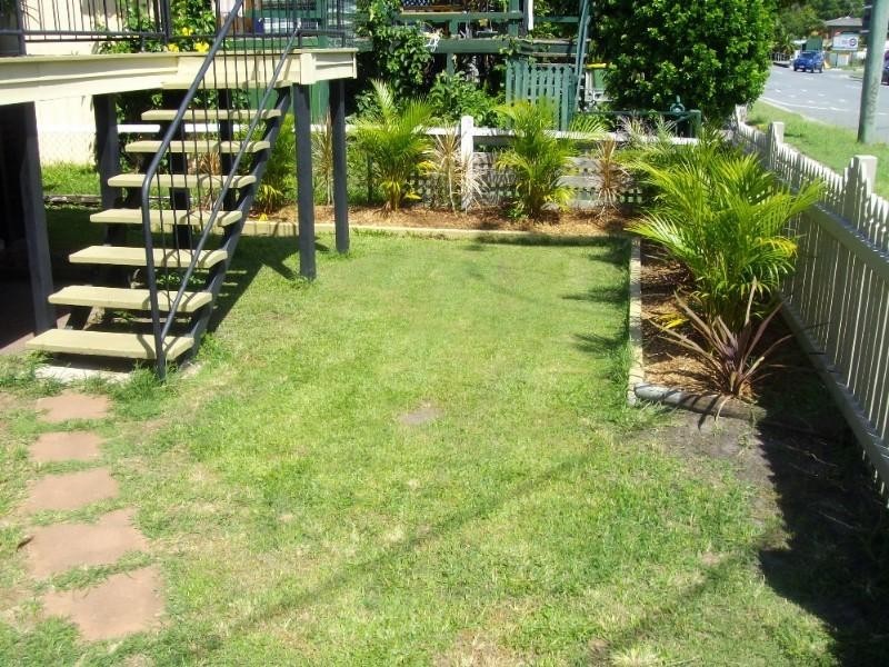 24 Central Street, Labrador QLD 4215