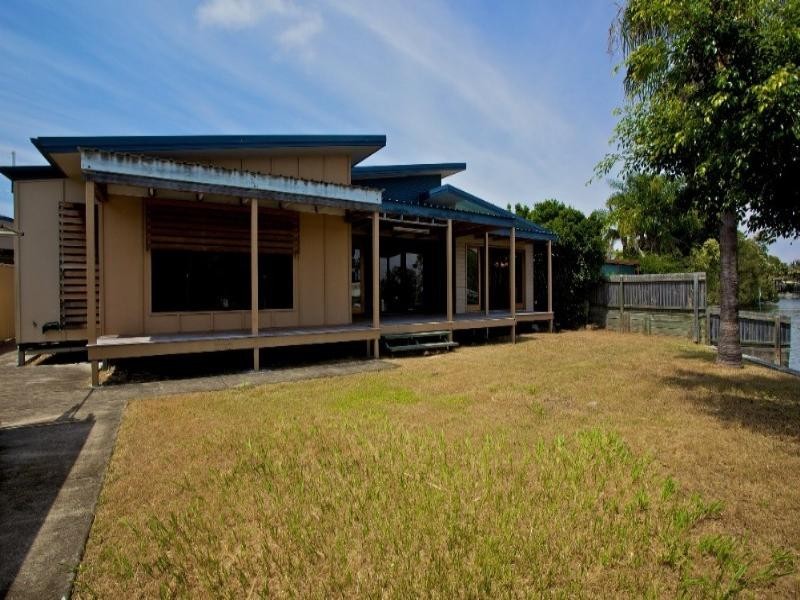 22 Stradbroke Street, Biggera Waters QLD 4216