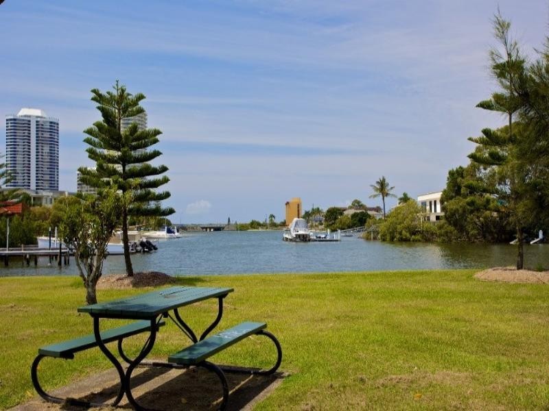 22 Stradbroke Street, Biggera Waters QLD 4216