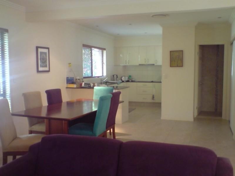 2/1 Oleander Avenue, Biggera Waters QLD 4216