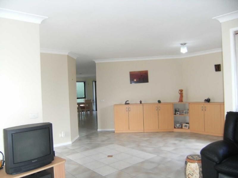 54 Clubhouse Drive, Arundel QLD 4214