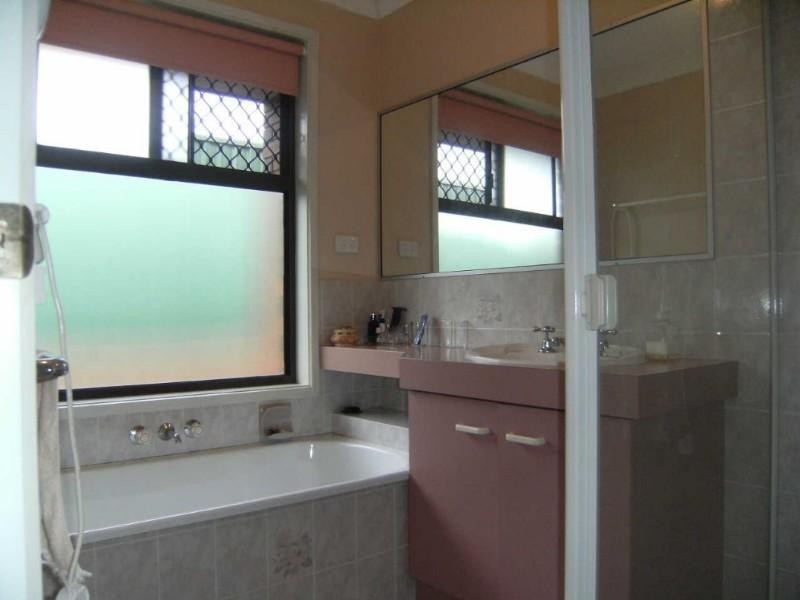 54 Clubhouse Drive, Arundel QLD 4214