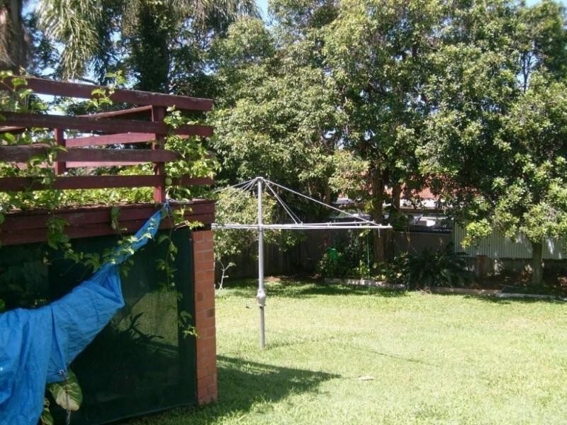 22 Second Avenue, Labrador QLD 4215