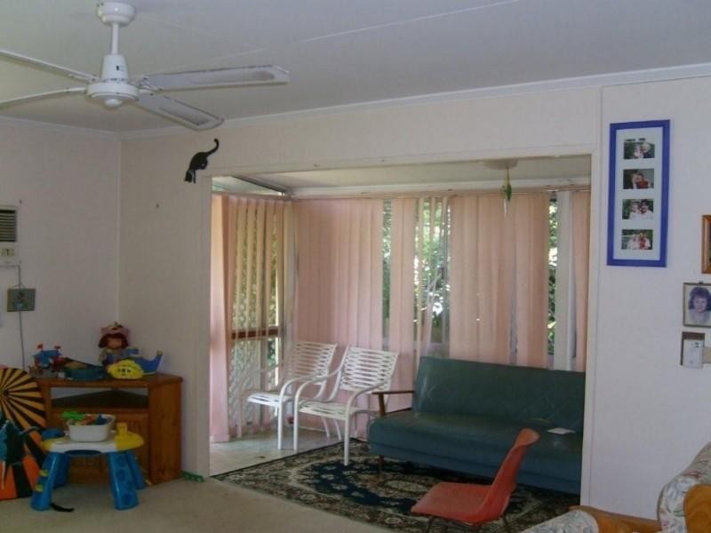 22 Second Avenue, Labrador QLD 4215