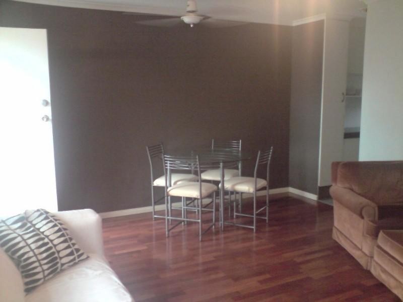 2/10 Phillip Street, Labrador QLD 4215