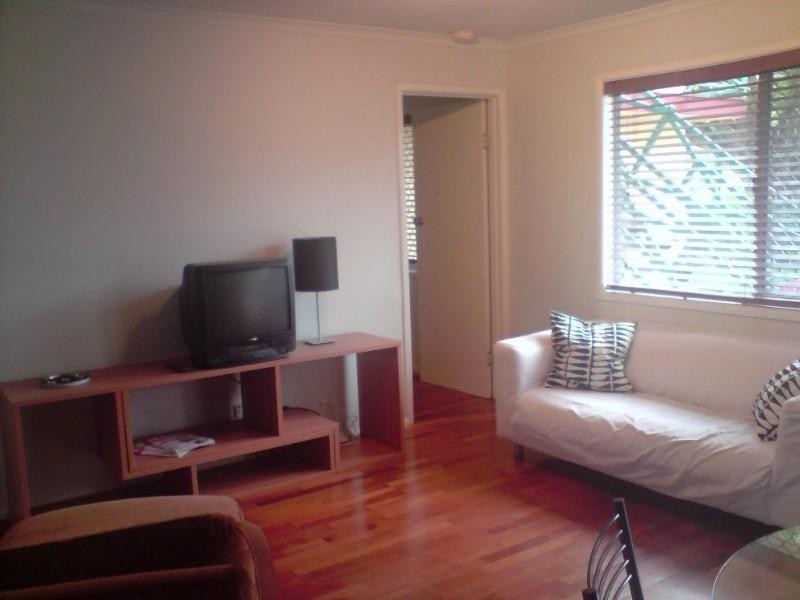 2/10 Phillip Street, Labrador QLD 4215