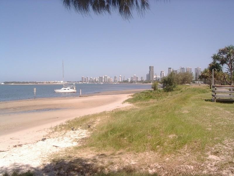 1/240 Marine Parade, Labrador QLD 4215