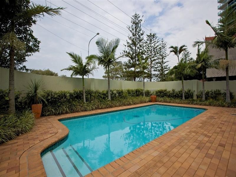 1/240 Marine Parade, Labrador QLD 4215