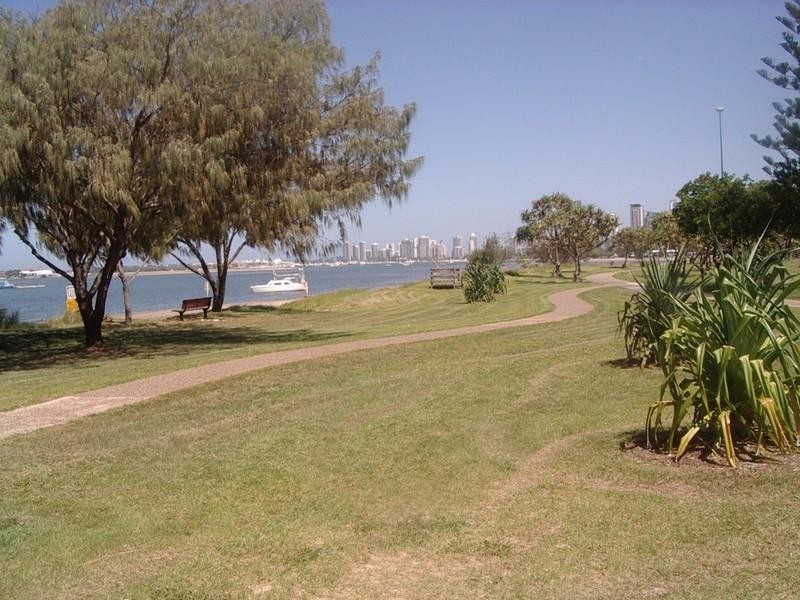 1/240 Marine Parade, Labrador QLD 4215