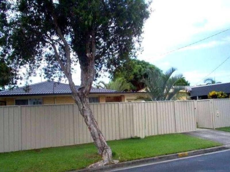 15 Grace Avenue, Labrador QLD 4215