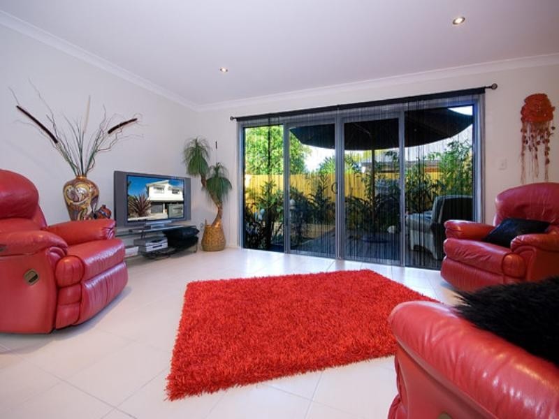 1/7 Sandy Court, Southport QLD 4215