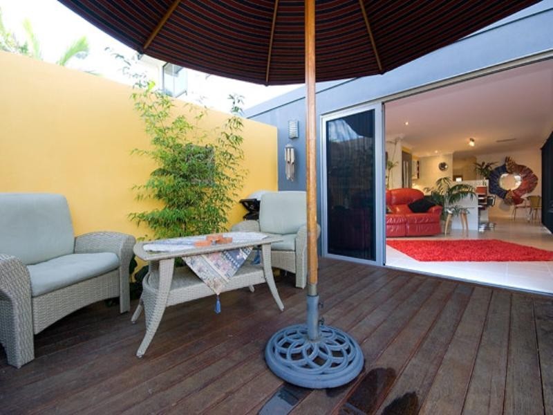 1/7 Sandy Court, Southport QLD 4215