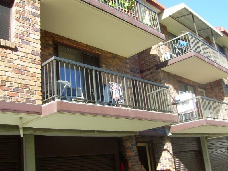 2/76 Brighton Street, Biggera Waters QLD 4216