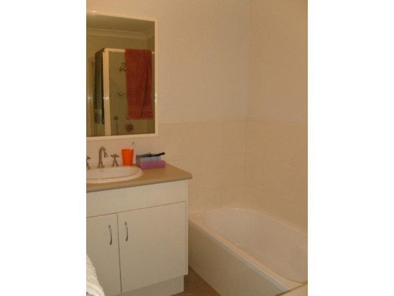 3/27 Harley Street, Labrador QLD 4215