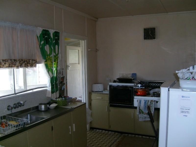 24 Second Avenue, Labrador QLD 4215