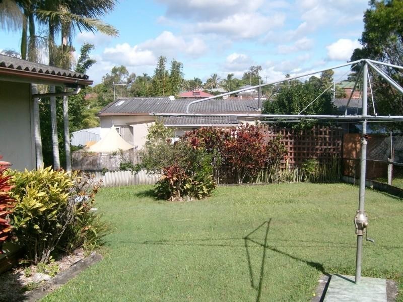 24 Second Avenue, Labrador QLD 4215