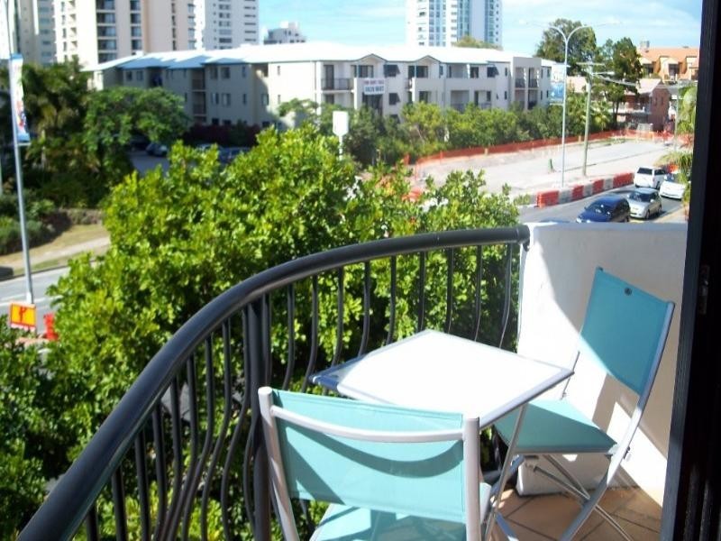 13/2 Broad Street, Labrador QLD 4215