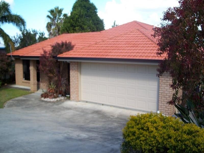 12 Fourth Avenue, Labrador QLD 4215