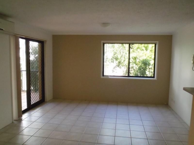 4/9 Bright Avenue, Labrador QLD 4215