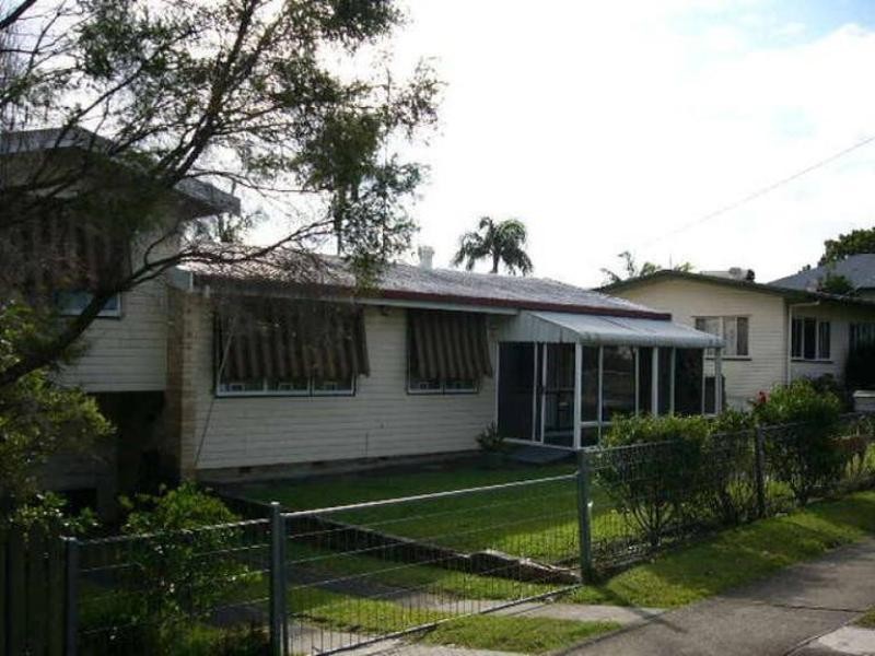 17 Ward Street, Southport QLD 4215