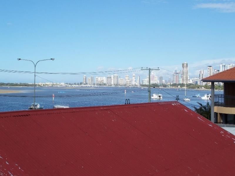 10/282 Marine Parade, Labrador QLD 4215